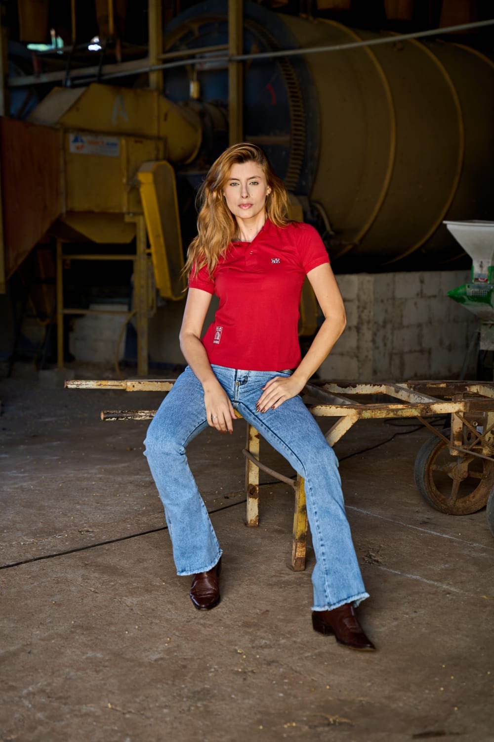 Polo Vermelha + Calça Flare