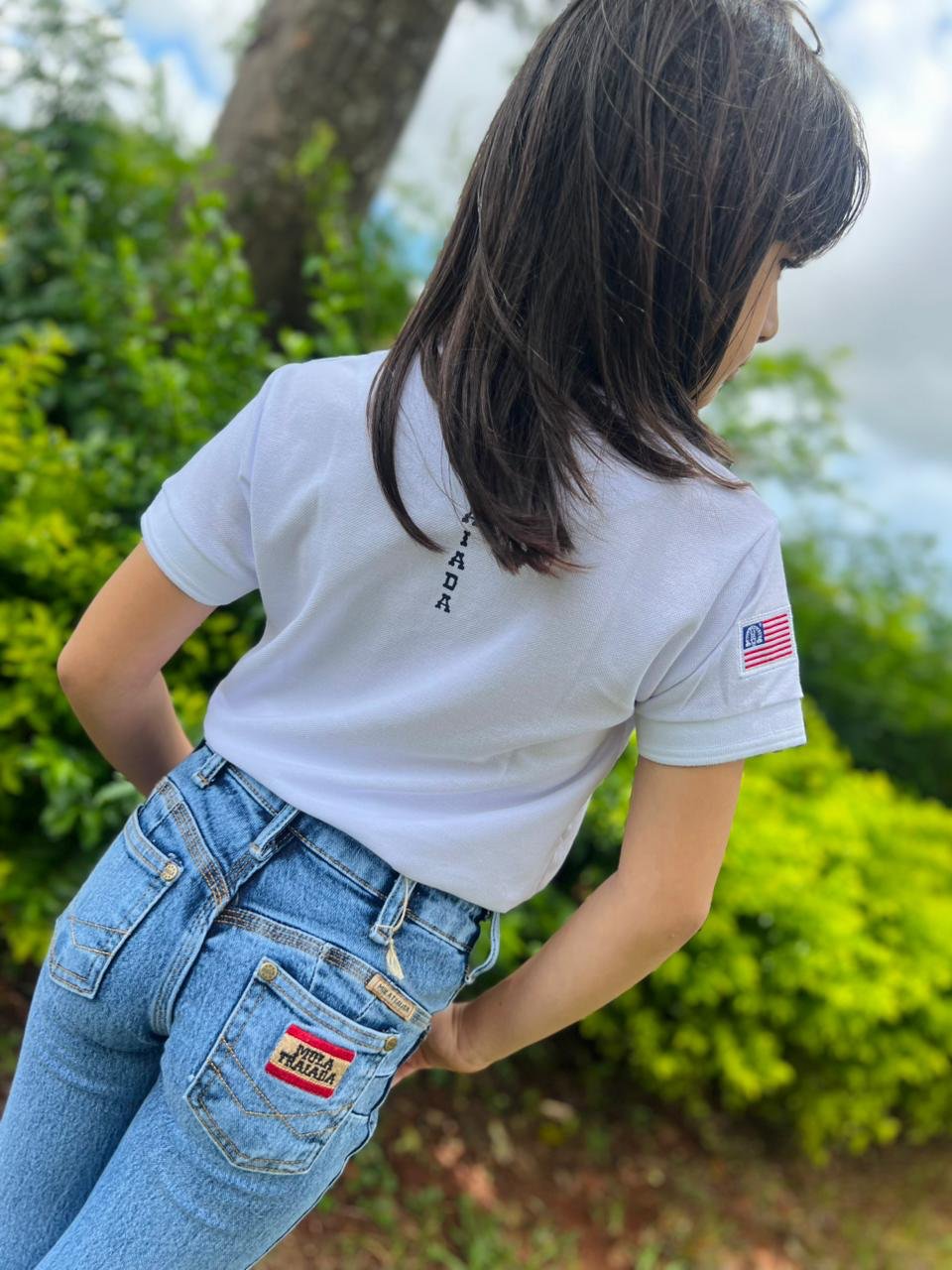 Camiseta Branca MT + Jeans - Menina